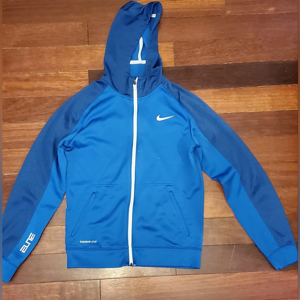 Boys Nike therma fit Elite zip up Hoodie.